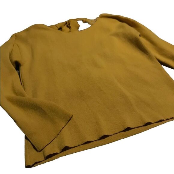 Poof size medium sweater open back with ties so cute see pics - Picture 1 of 2